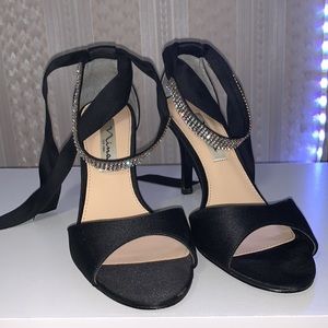 NINA NEW YORK black heels ♥️